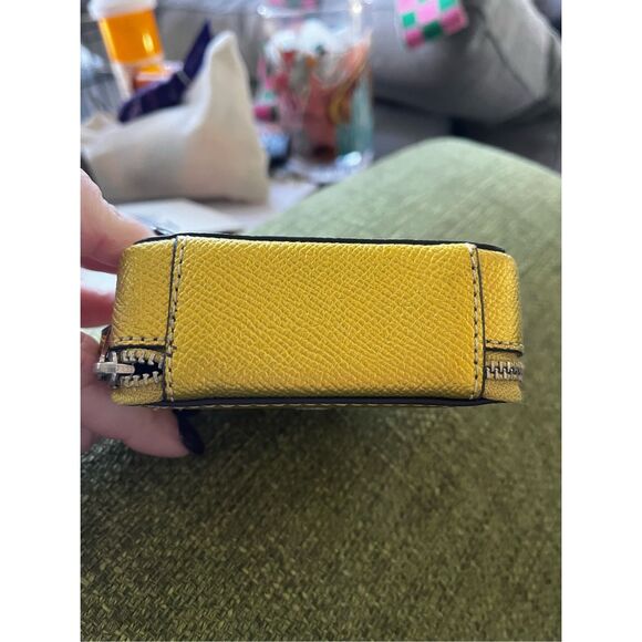 Coach Metallic Yellow Gold Leather Travel Box - Picture 5 of 8